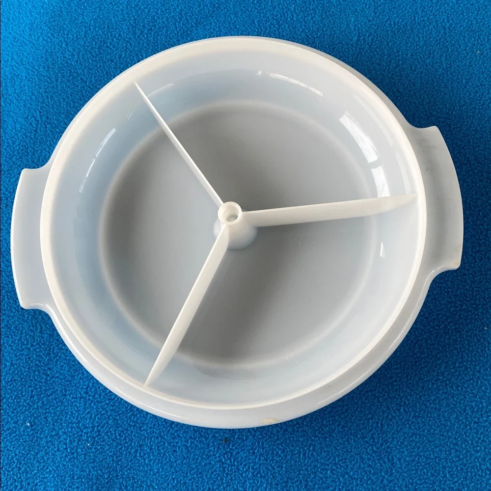 Tupperware Relish Tray and Lid Vintage - 3 Divided Sections